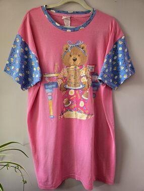 🥞 Sweetest Morning Vibes! Vintage 90s Pink Pancake Bear Nightshirt 🐻✨